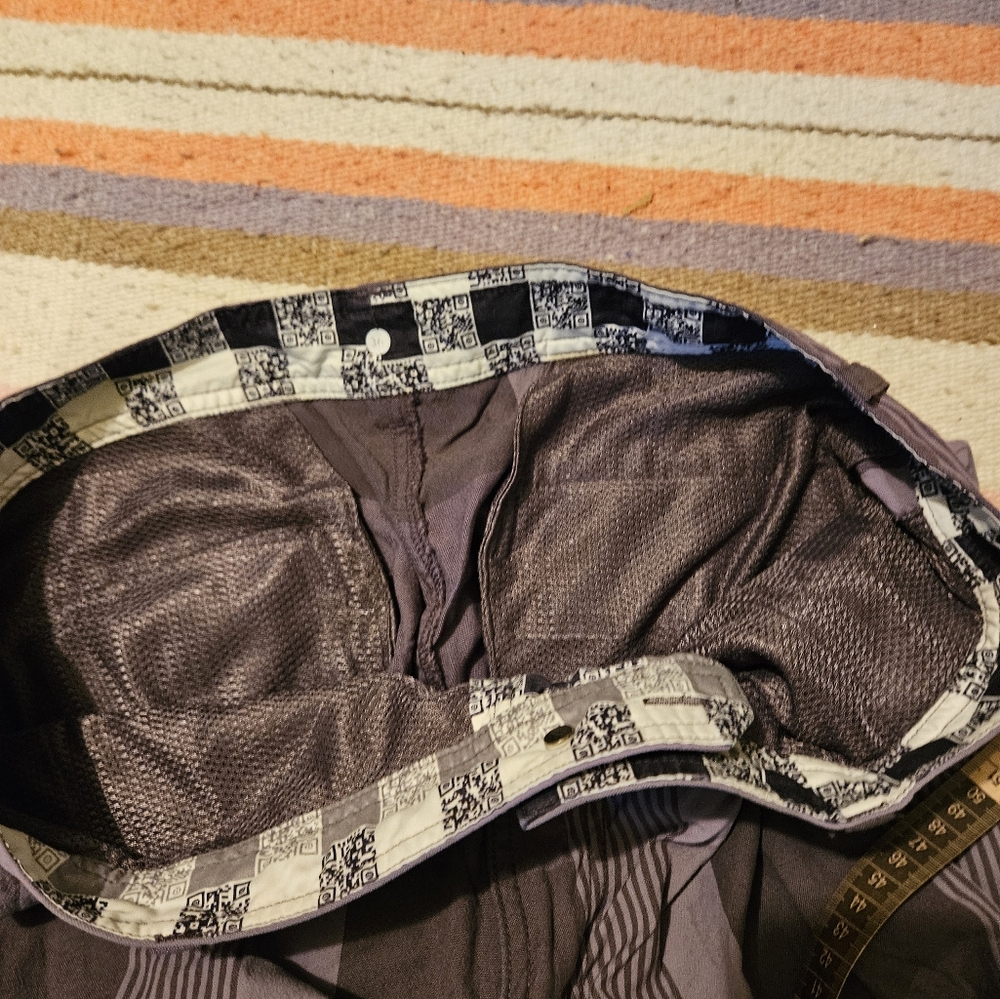 Lululemon Kahuna Shorts size 36 - Picture 5 of 6